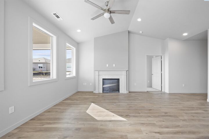 Property Photo:  2902 E Helena St  WA 99301 