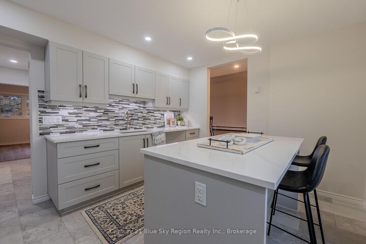 Photo de la propriété:  444 Lansdowne Street E  ON P0H 1H0 