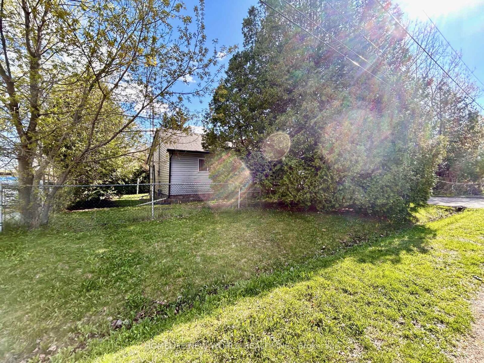 Property Photo:  39 Windsor Drive  ON L4A 7X3 