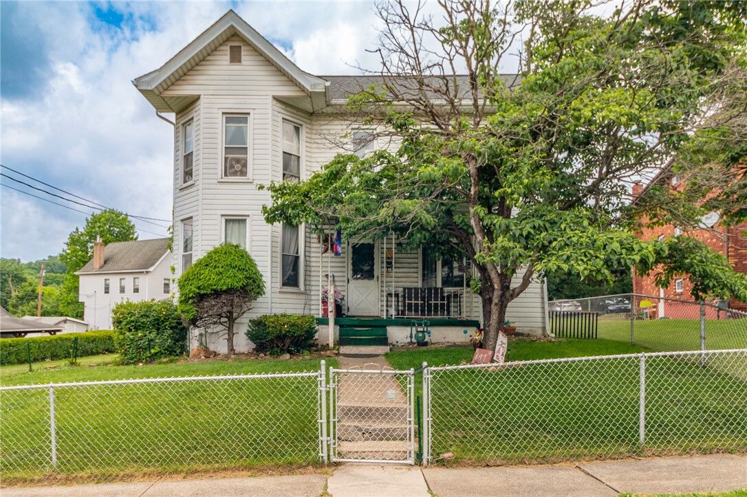 Property Photo: 641 W Newton St PA 15601