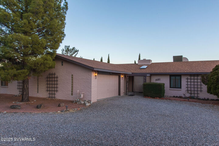 Property Photo:  1601 S Destry Lane  AZ 86326 