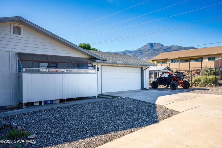Property Photo: 2120 Sky Drive AZ 86324