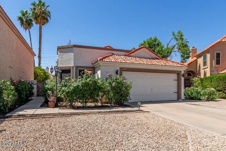 Property Photo: 1425 E Commerce Avenue AZ 85234
