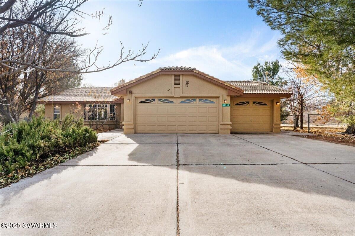 Property Photo:  10757 E Willow Drive  AZ 86325 