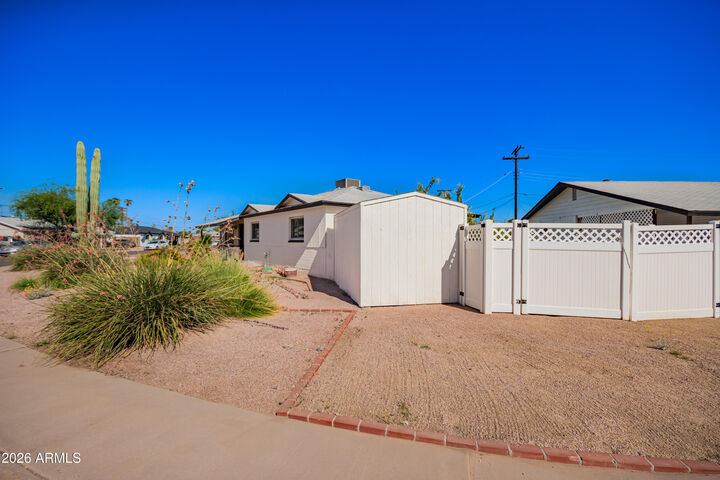 Property Photo:  1721 S Shafer Drive  AZ 85281 