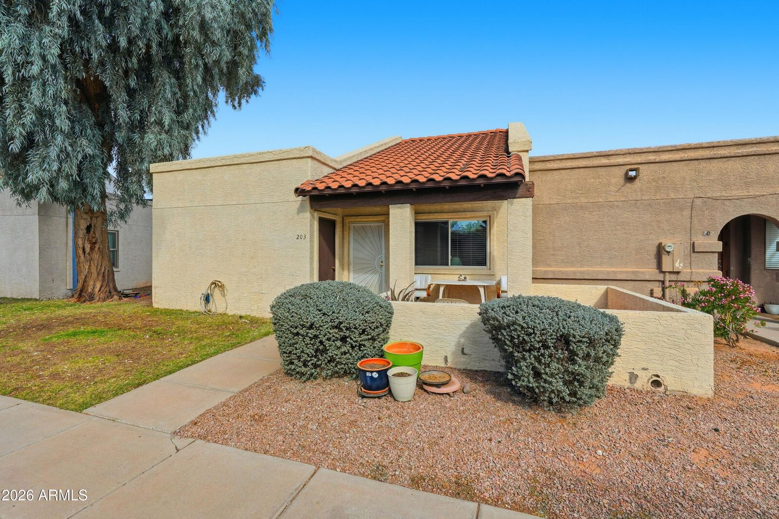 Property Photo:  727 S Hartford Street 203  AZ 85225 