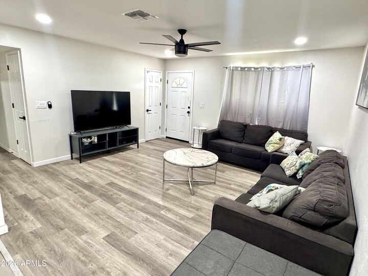 Property Photo:  1542 W 5th Place  AZ 85281 