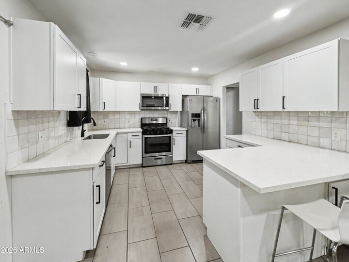 Property Photo:  1542 W 5th Place  AZ 85281 