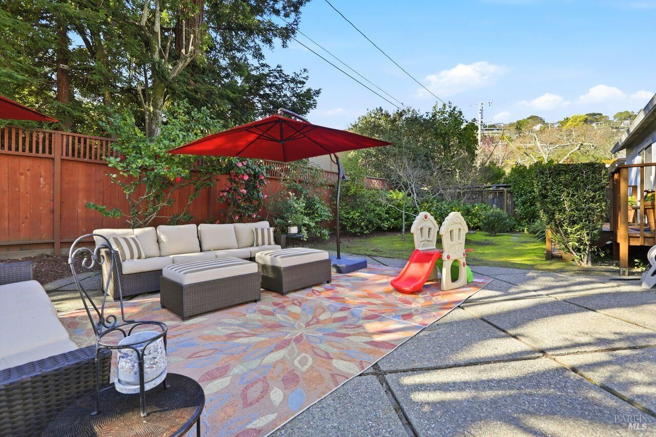 Property Photo: 41 Bretano Way CA 94904