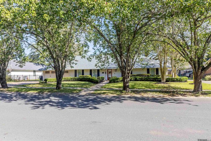 Property Photo:  4843 Sweetbriar St  LA 70808 