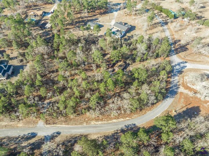 Property Photo: 559 Shawnee Circle GA 31008