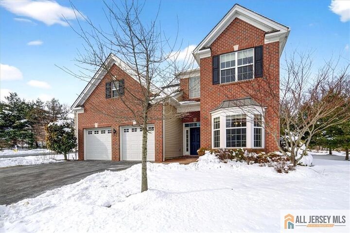 Property Photo:  4 Huntington Court  NJ 08824 