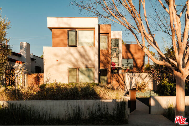 Property Photo:  2345 27th St  CA 90405 