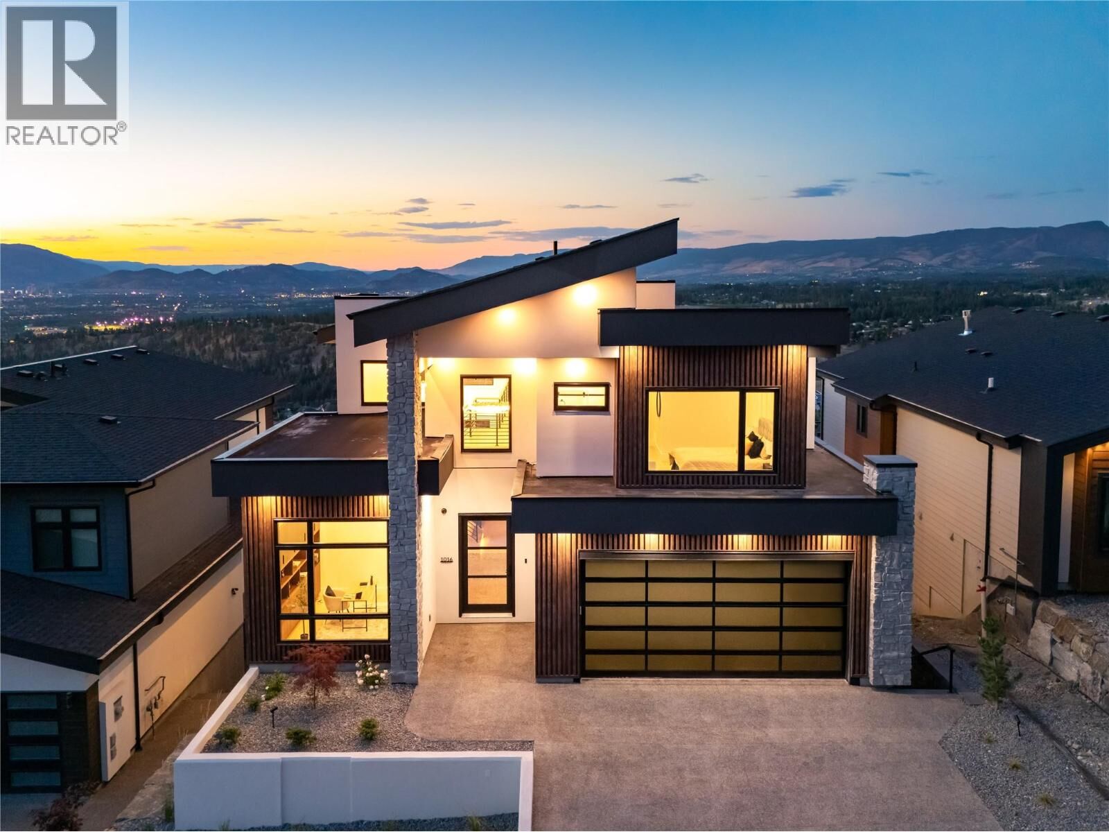 Property Photo:  1016 Emslie Street  BC V1W 0C3 