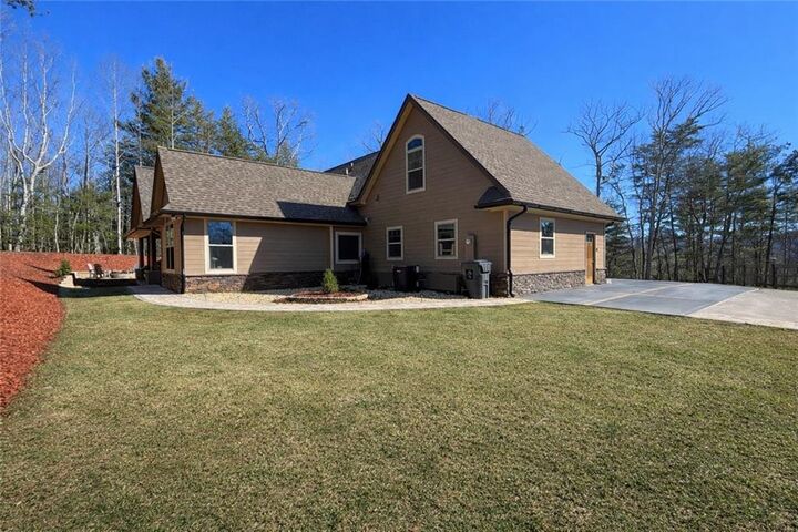 Property Photo:  3331 Gumlog Road  GA 30582 