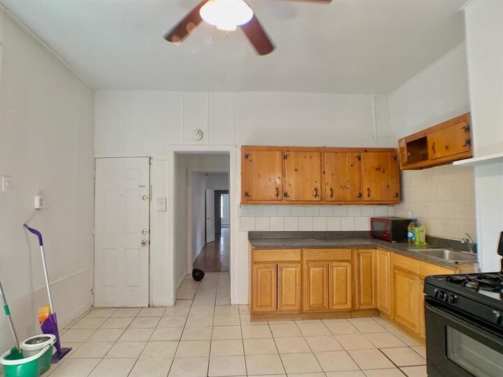 Property Photo:  176 Hopkins Ave 3R  NJ 07307 