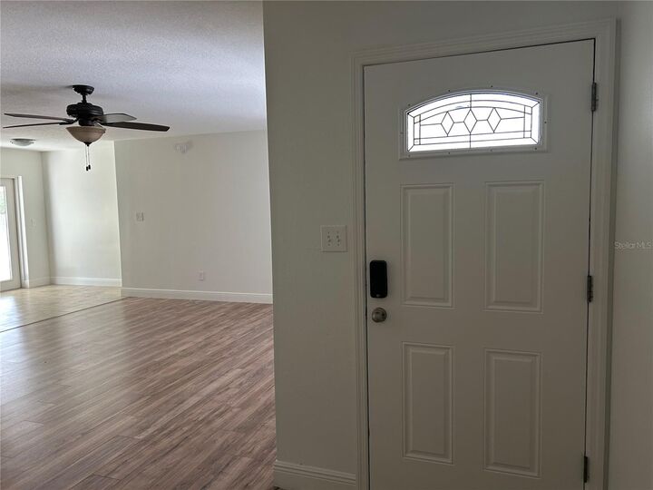 Property Photo:  105 N Silver Cluster Court  FL 32750 