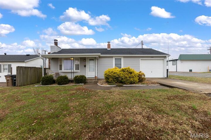 Property Photo: 2112 Merriwether Street MO 63703