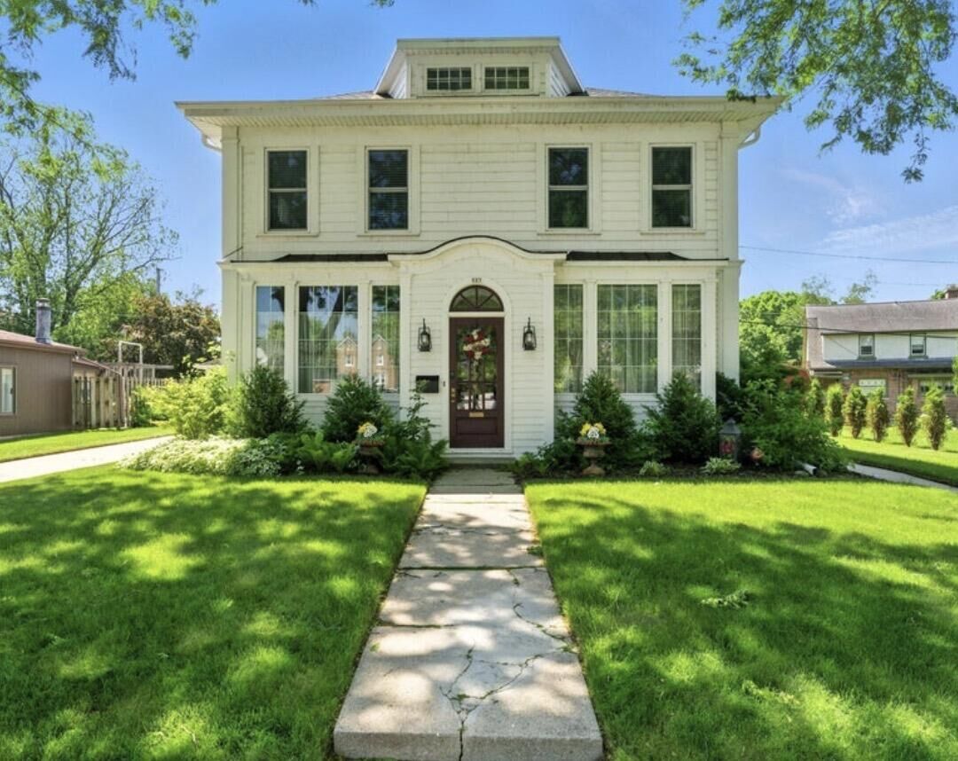 Property Photo:  527 Washington Walk 527A  WI 53044 