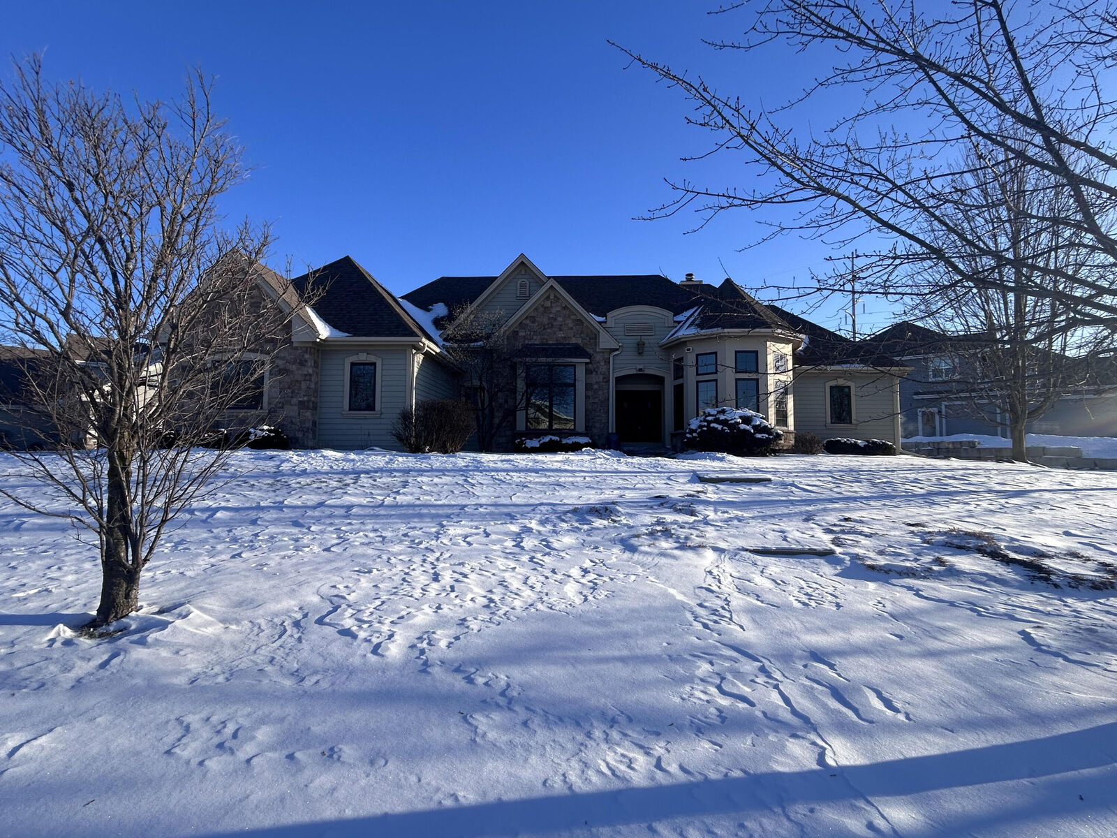 Property Photo: 560 Birchwood Dr WI 53029