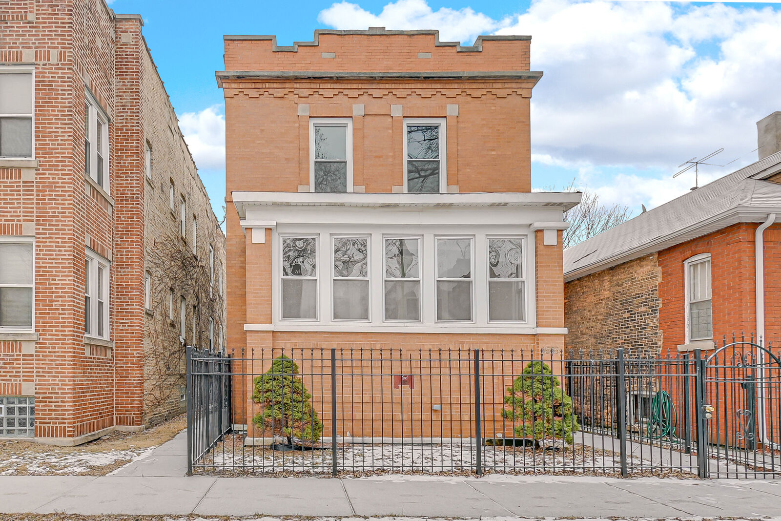 Property Photo:  6553 S Eberhart Avenue  IL 60637 