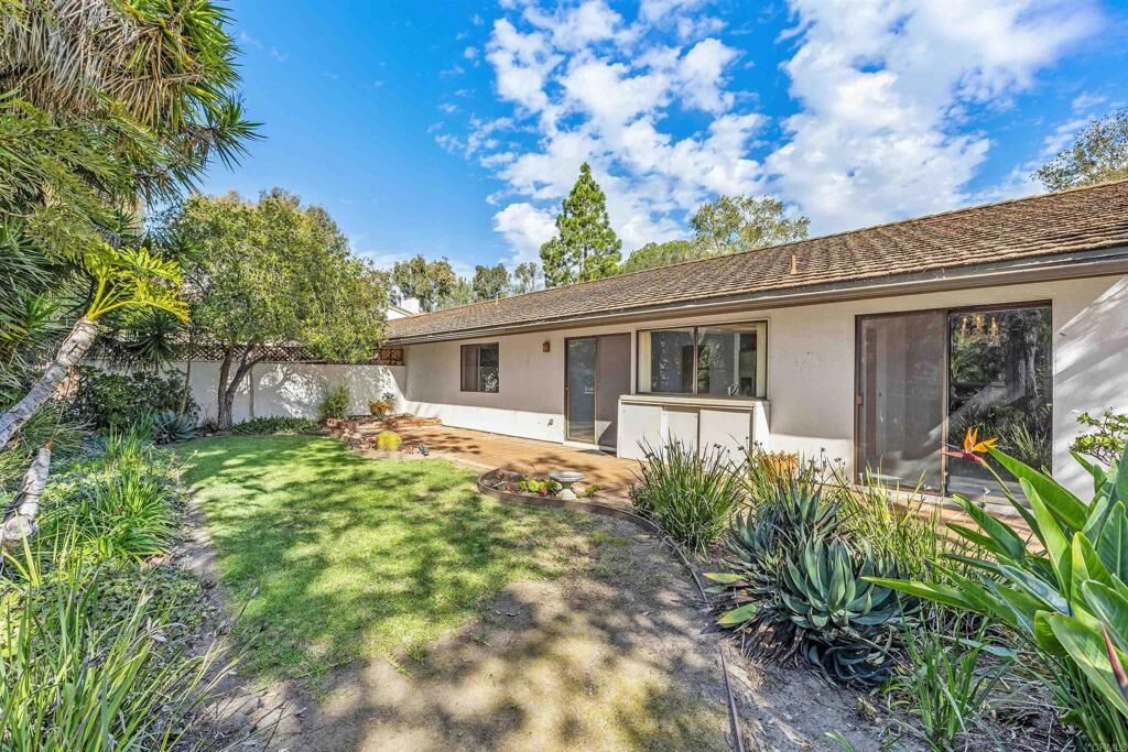 Property Photo: 16902 Via De Santa Fe 7 CA 92067