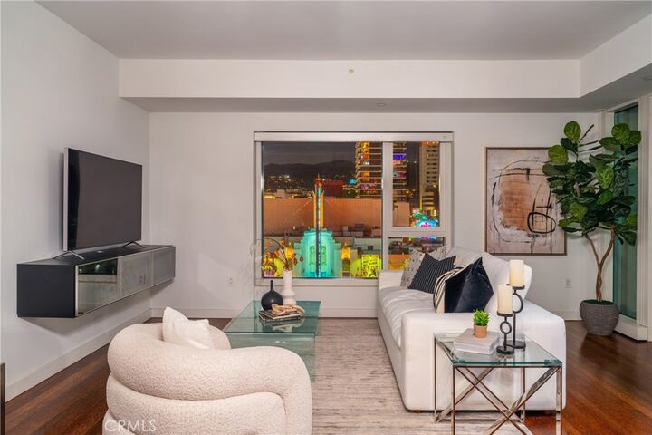 Property Photo:  6250 Hollywood Blvd 7G  CA 90028 