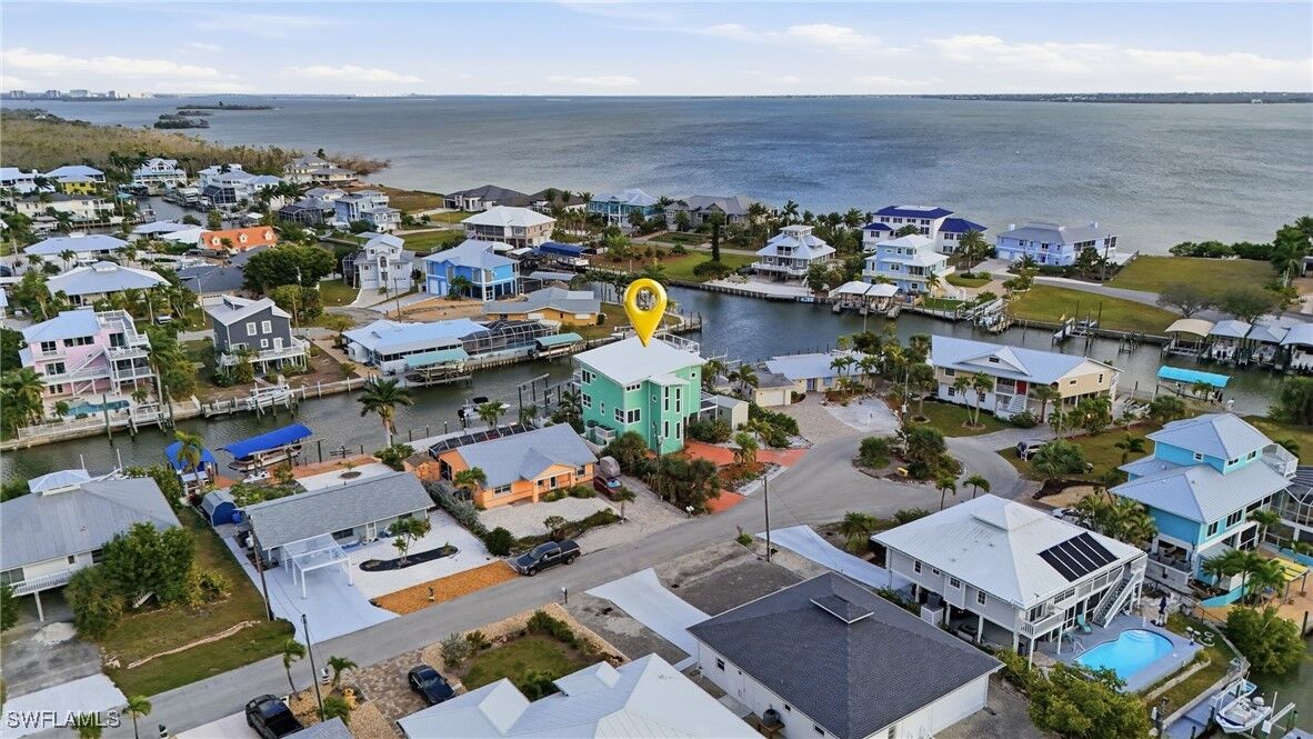 Property Photo:  2300 Sycamore Street  FL 33956 