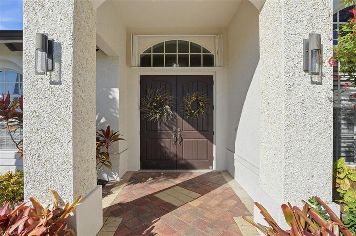 Property Photo:  1171 Royal Palm Dr  FL 34103 