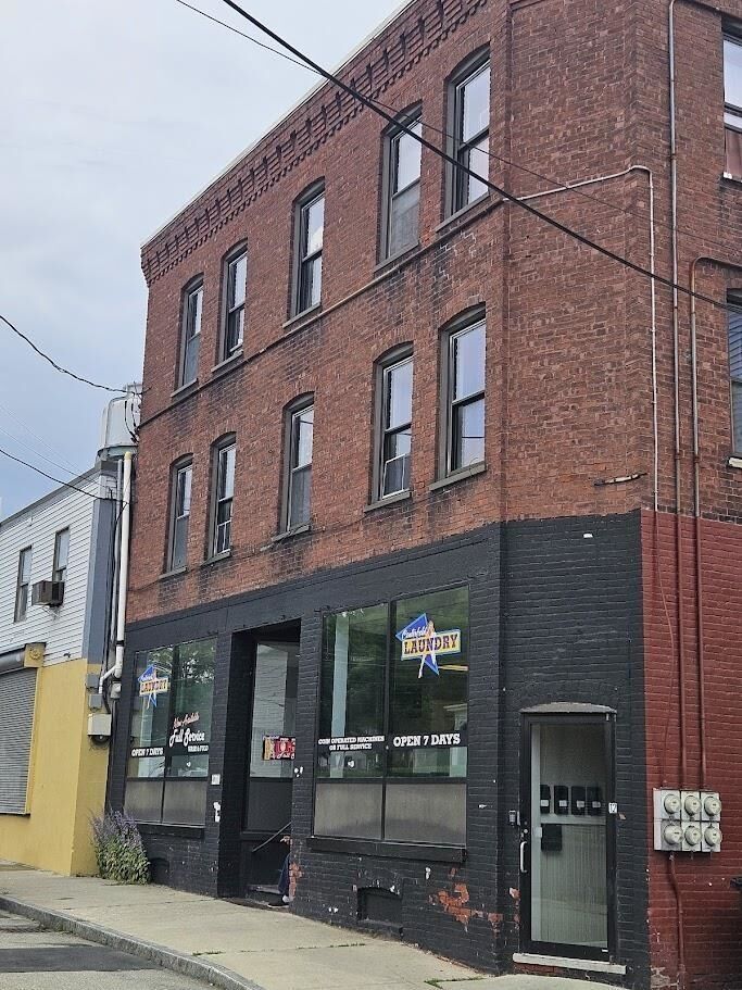 Property Photo: 10-12 Vernon Street NH 03431