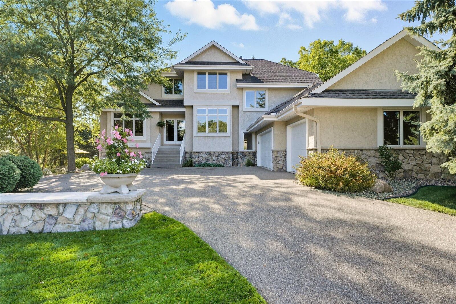 Property Photo:  7601 S Bay Drive  MN 55438 