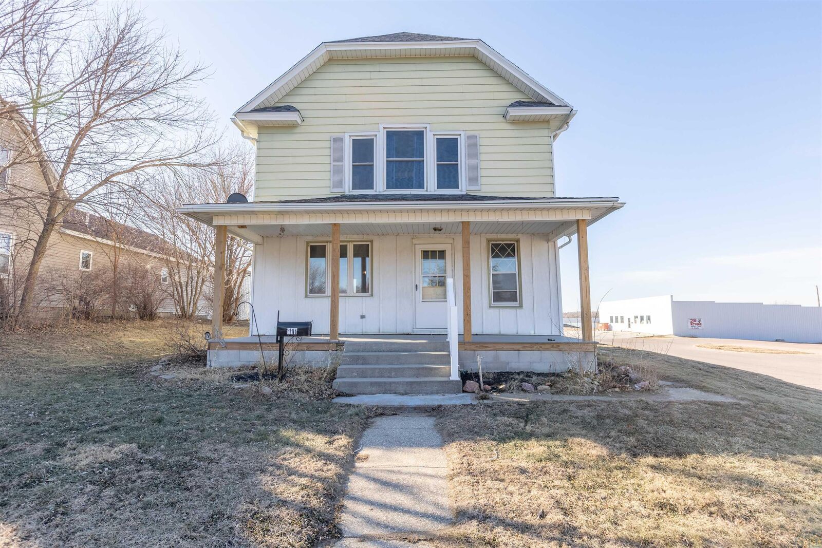 Property Photo: 111 5th N IA 51034