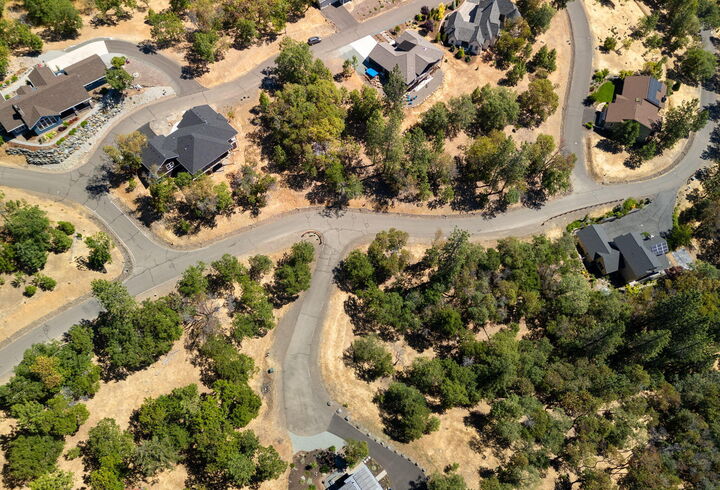 Property Photo: 809 Steeple View Lot 12 OR 97530