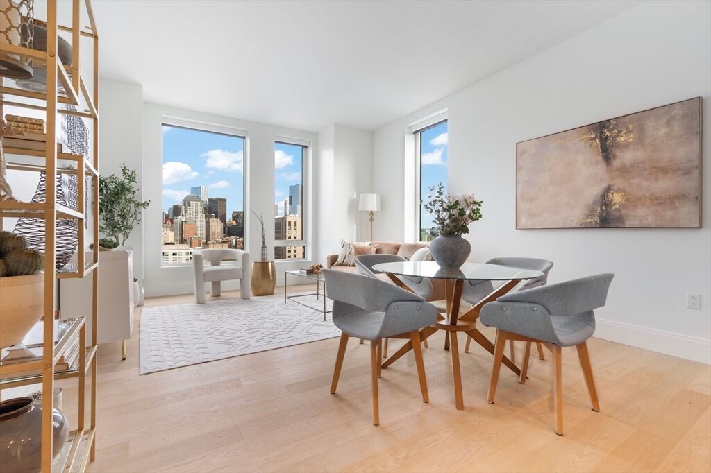 Property Photo:  380 Harrison Ave Ph2b  MA 02118 