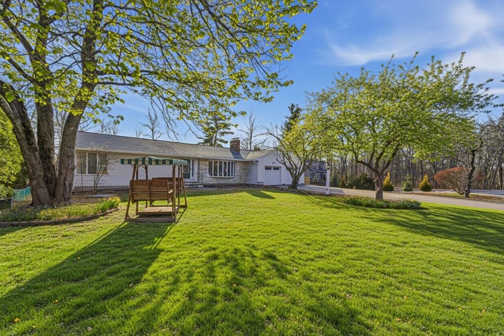 Property Photo:  5 Oak Ter  MA 01922 