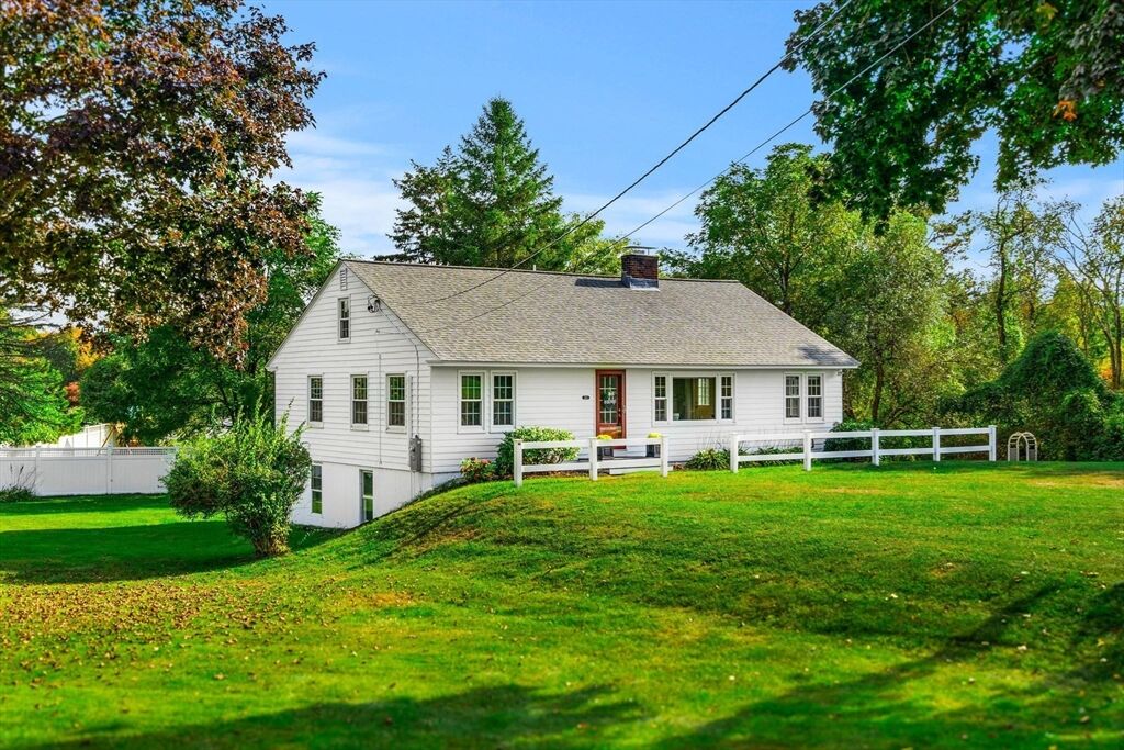 Property Photo: 501 Farmers Row MA 01450