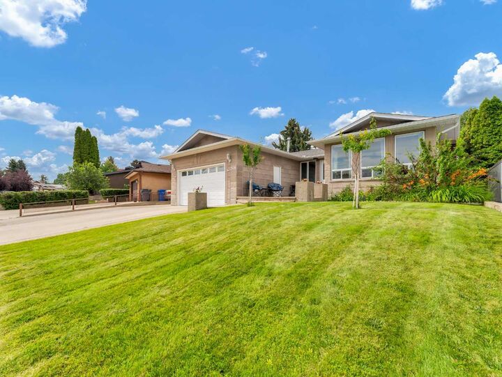 Property Photo: 2508 12 Avenue SE AB T1B 1V6
