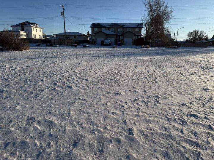 Property Photo: 113 7 Avenue E AB T0K 0G0