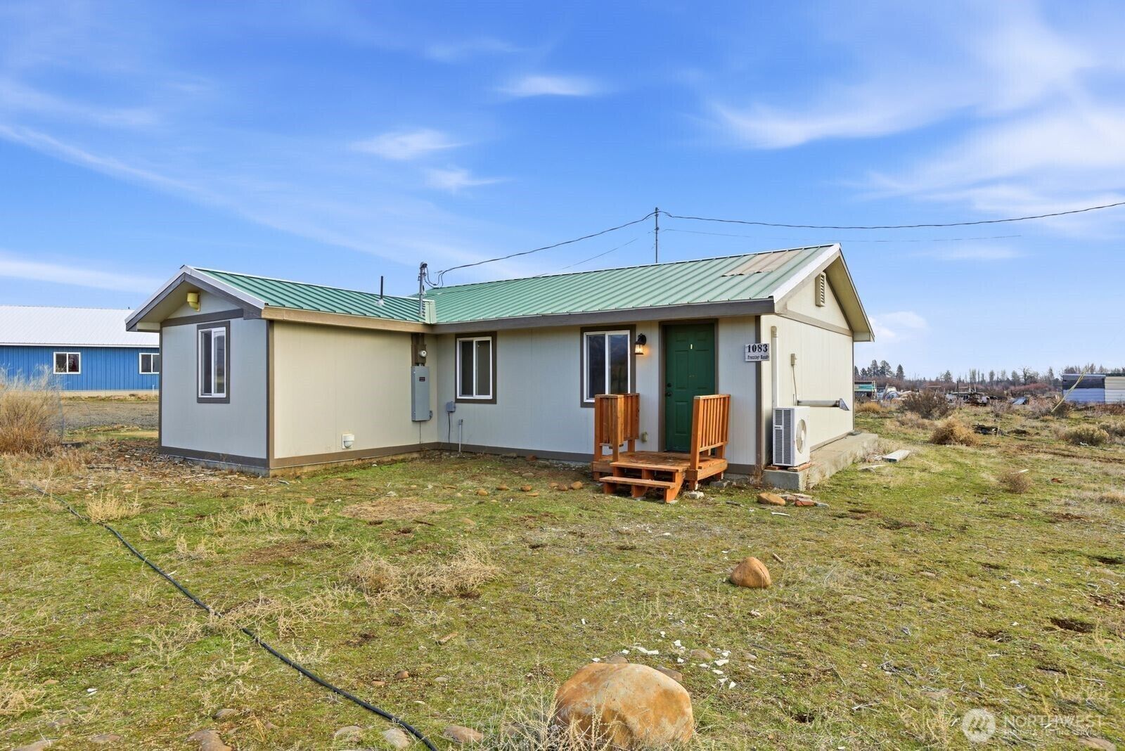 Property Photo:  1083  Frontier Road  WA 98926 