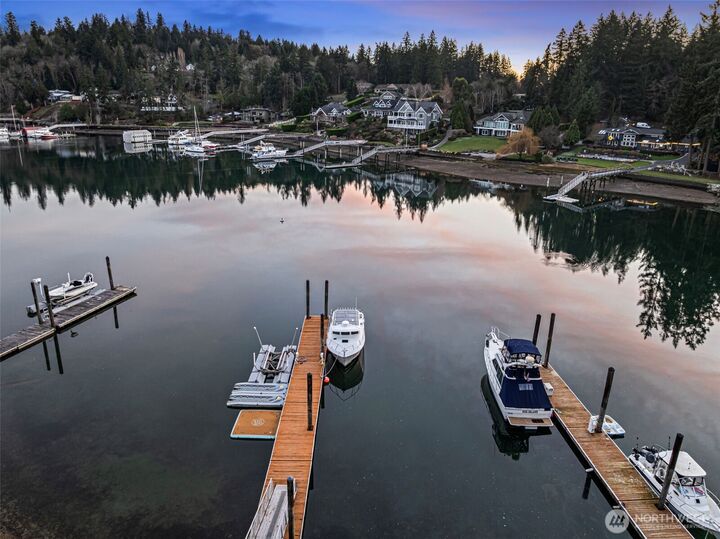 Property Photo:  283  Shorewood Ct  WA 98333 