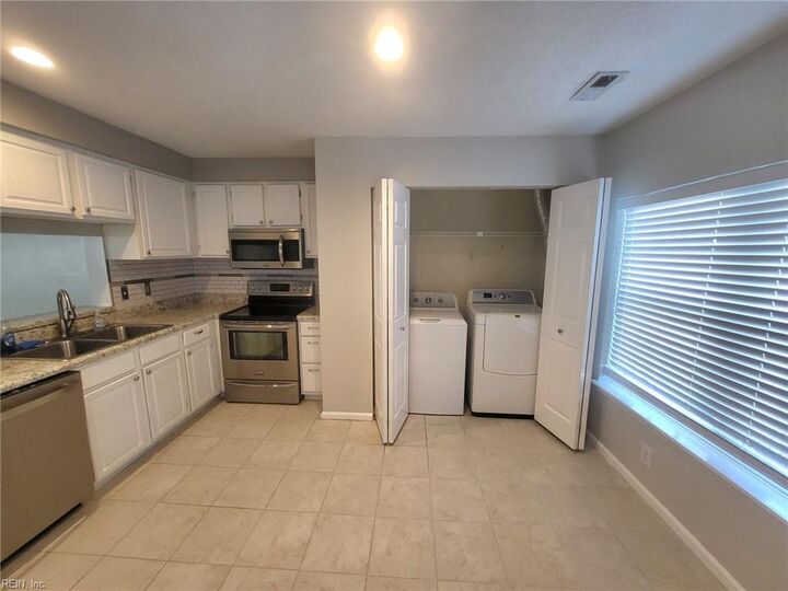 Property Photo:  47 Lucinda Ct  VA 23666 