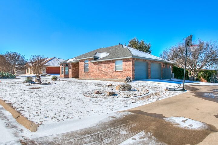 Property Photo:  1221 Avondale Ave  TX 76901 