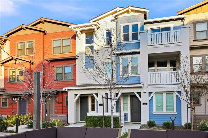 Property Photo:  921 Magnolia Terrace 7  CA 94086 