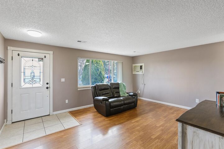 Property Photo:  1826 S Pogue St  WA 99001 