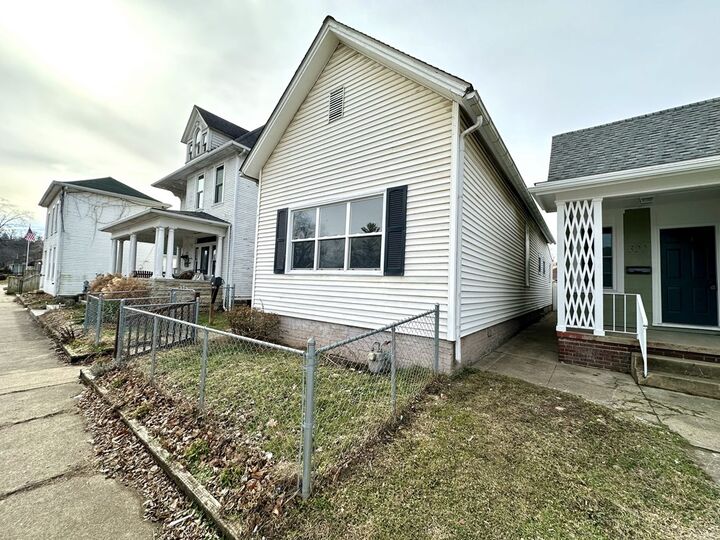 Property Photo: 320 Vine Street OH 45601