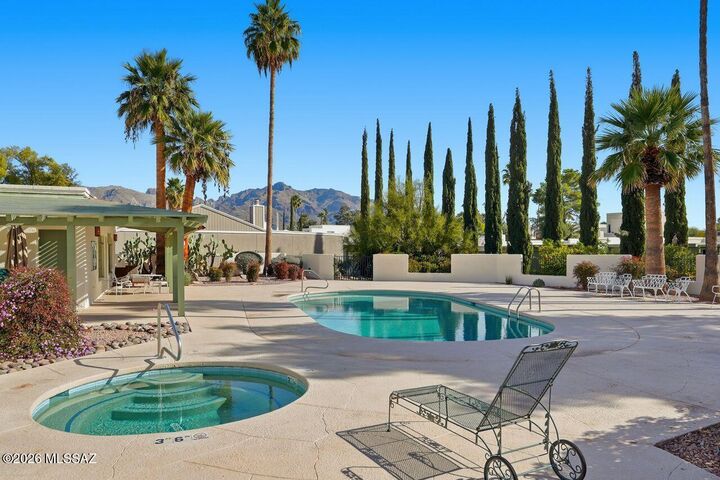 Property Photo:  6363 N Orange Tree Drive  AZ 85704 