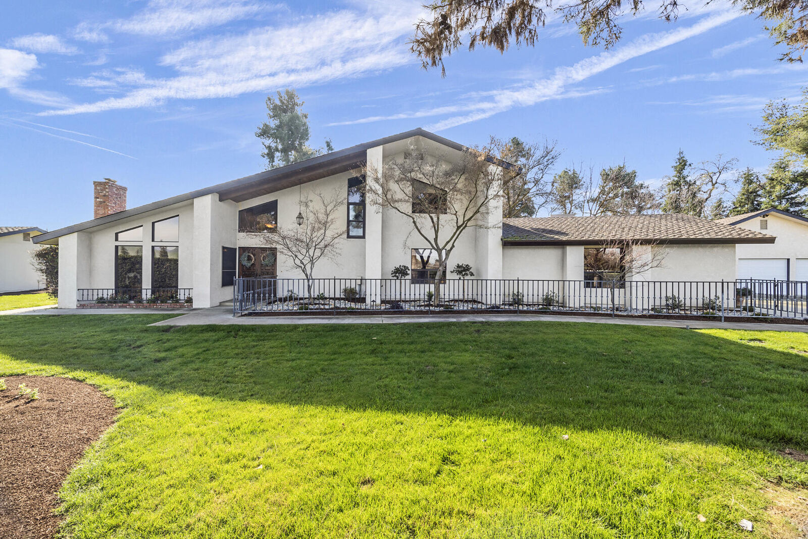 Property Photo:  21487 Ave 332  CA 93286 