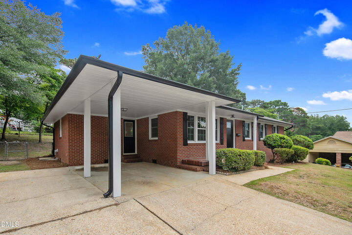 Property Photo:  1823 Cascade Street  NC 28301 
