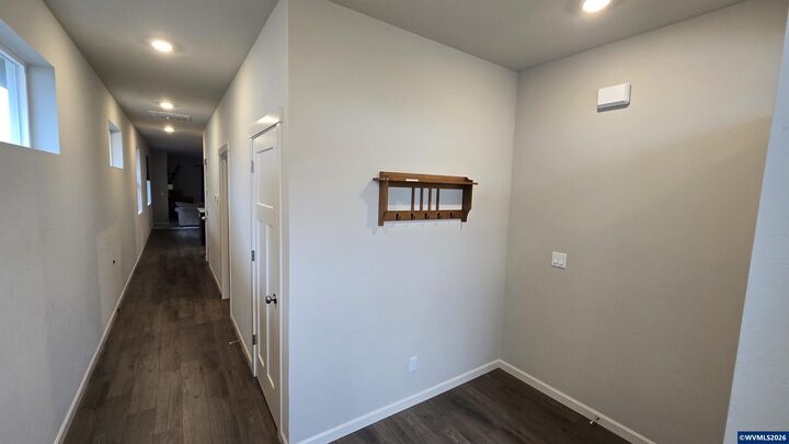 Property Photo:  1525 Stasny Av SE  OR 97322 