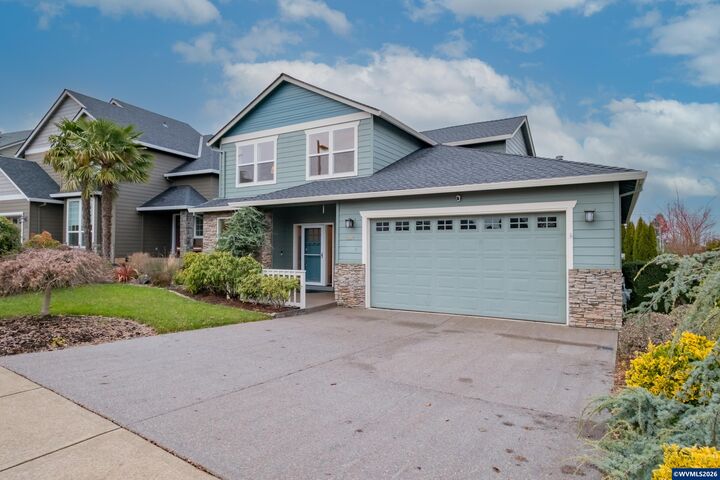 Property Photo:  527 Grandover Av SE  OR 97306 